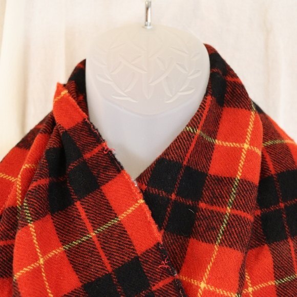 Red Tartan Plaid Vintage Wool Scarf - Picture 3 of 8